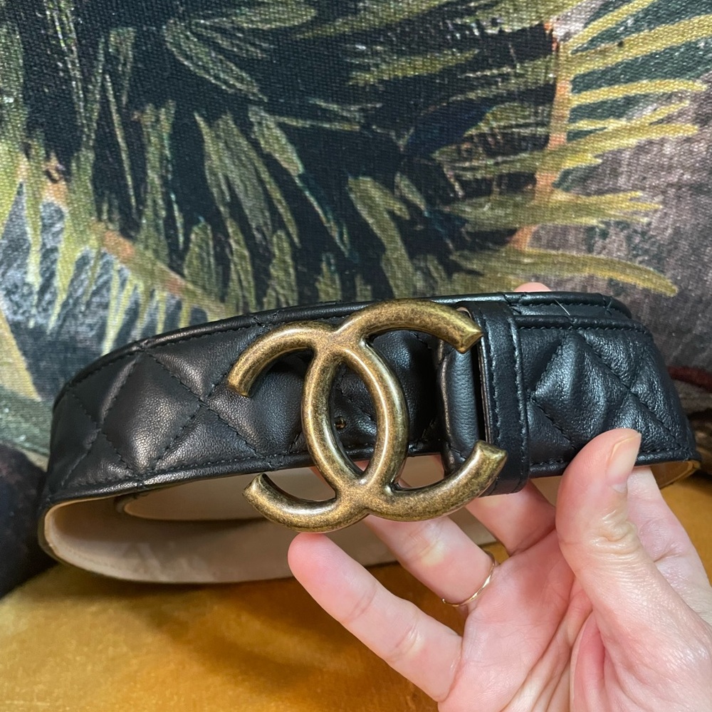 CHANEL Black and Gold Quilted Belt with Iconic Buckle